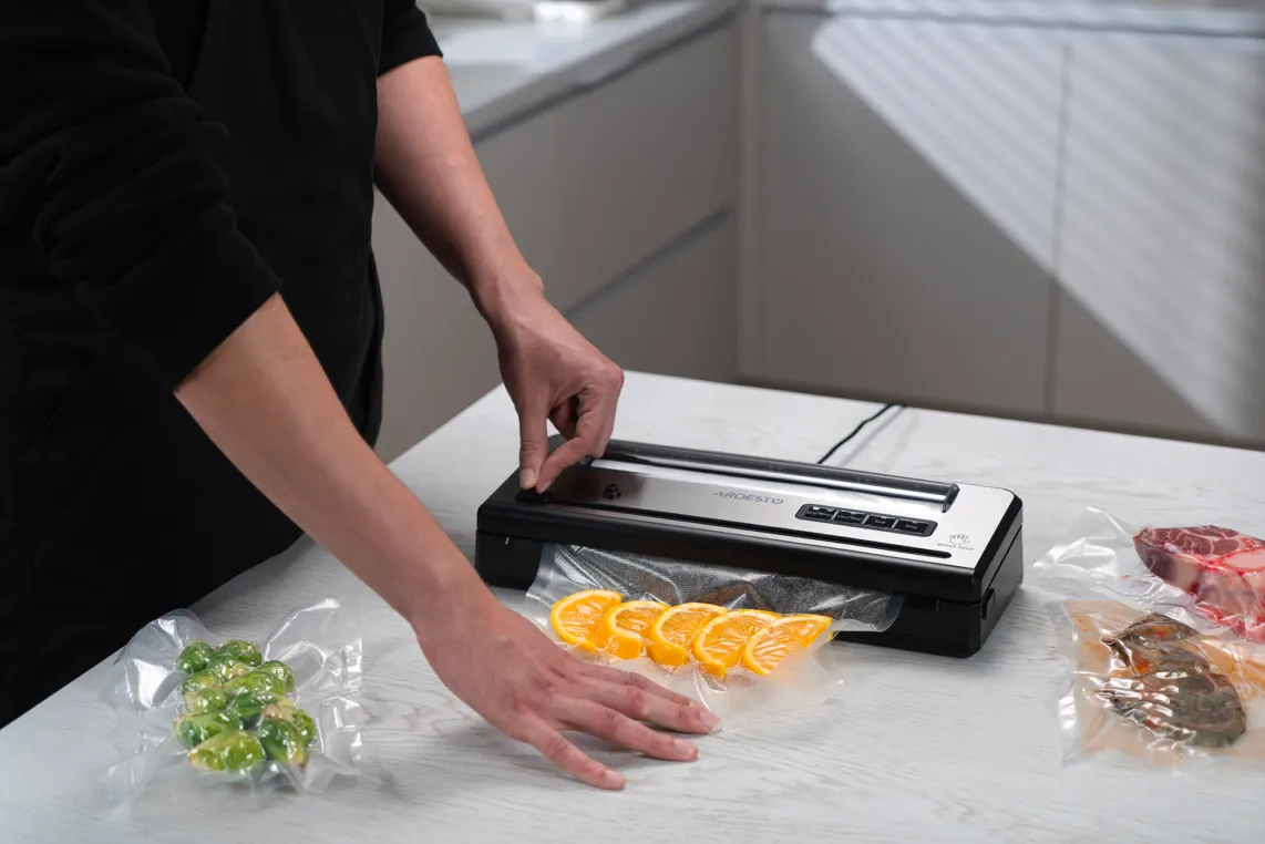 ვაკუუმ შემფუთავი ARDESTO Vacuum sealer for rolls and packages, 110W, 28cm, electronic control, +1 roll, plastic+ inox, silver