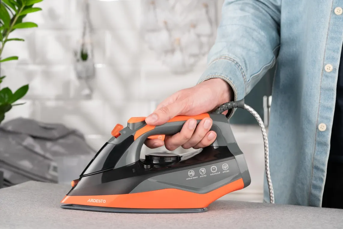 უთო Ardesto Iron IR-C2233-GR, 2200W, 340ml, steam boost, ceramic soleplate, black-orange