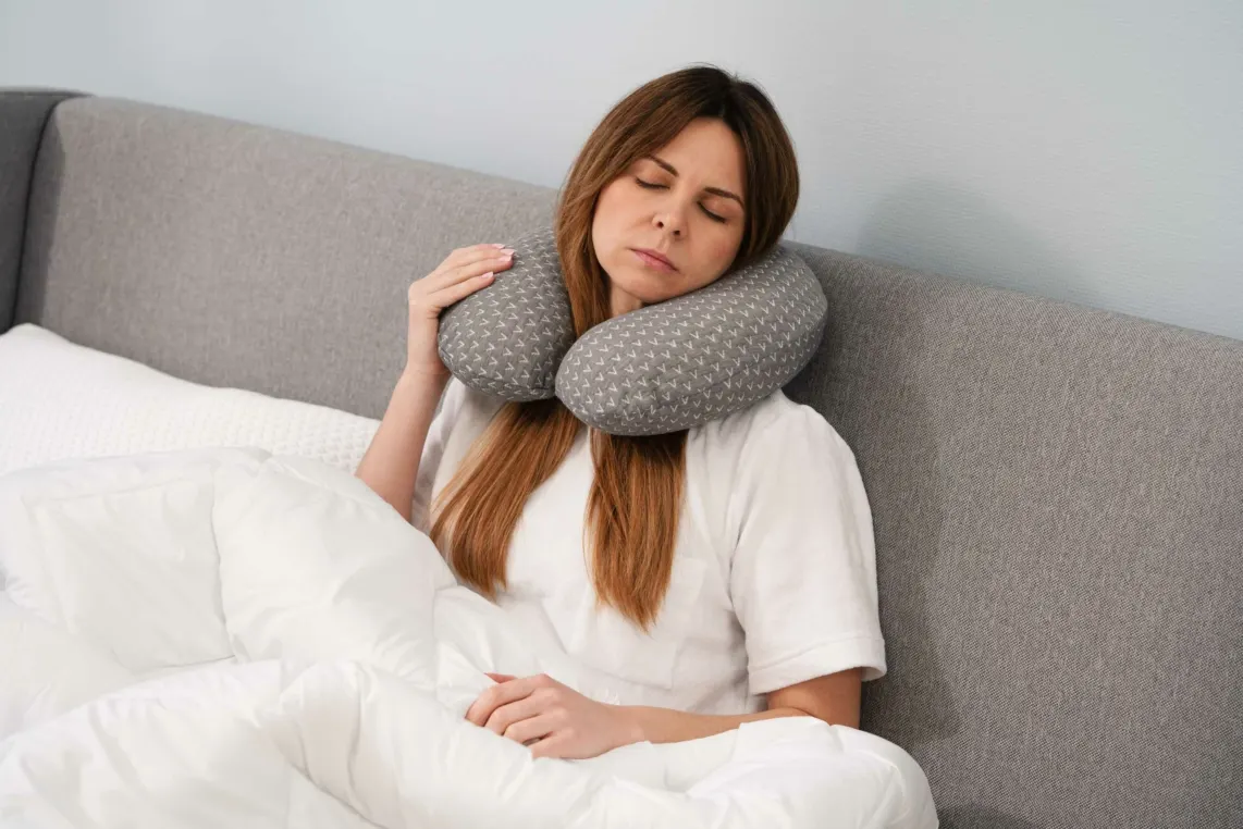 ორთოპედიული ბალიში Ardesto Neck pillow Sleepwell Travel, 34x29x10cm, aircell memory foam, grey