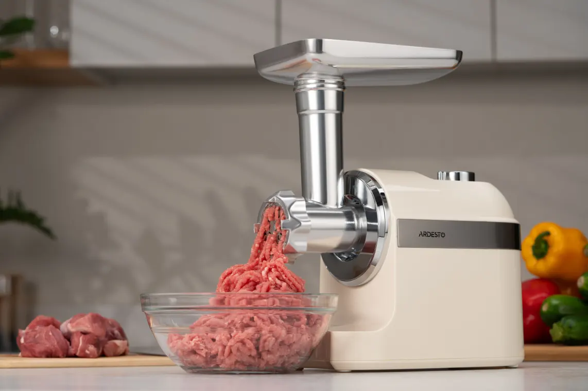 ხორცსაკეპი მანქანა Ardesto meat grinder, 1800W, 2kg/min, 3 cutting plates, sausages nozzle, plastik, beige-silver