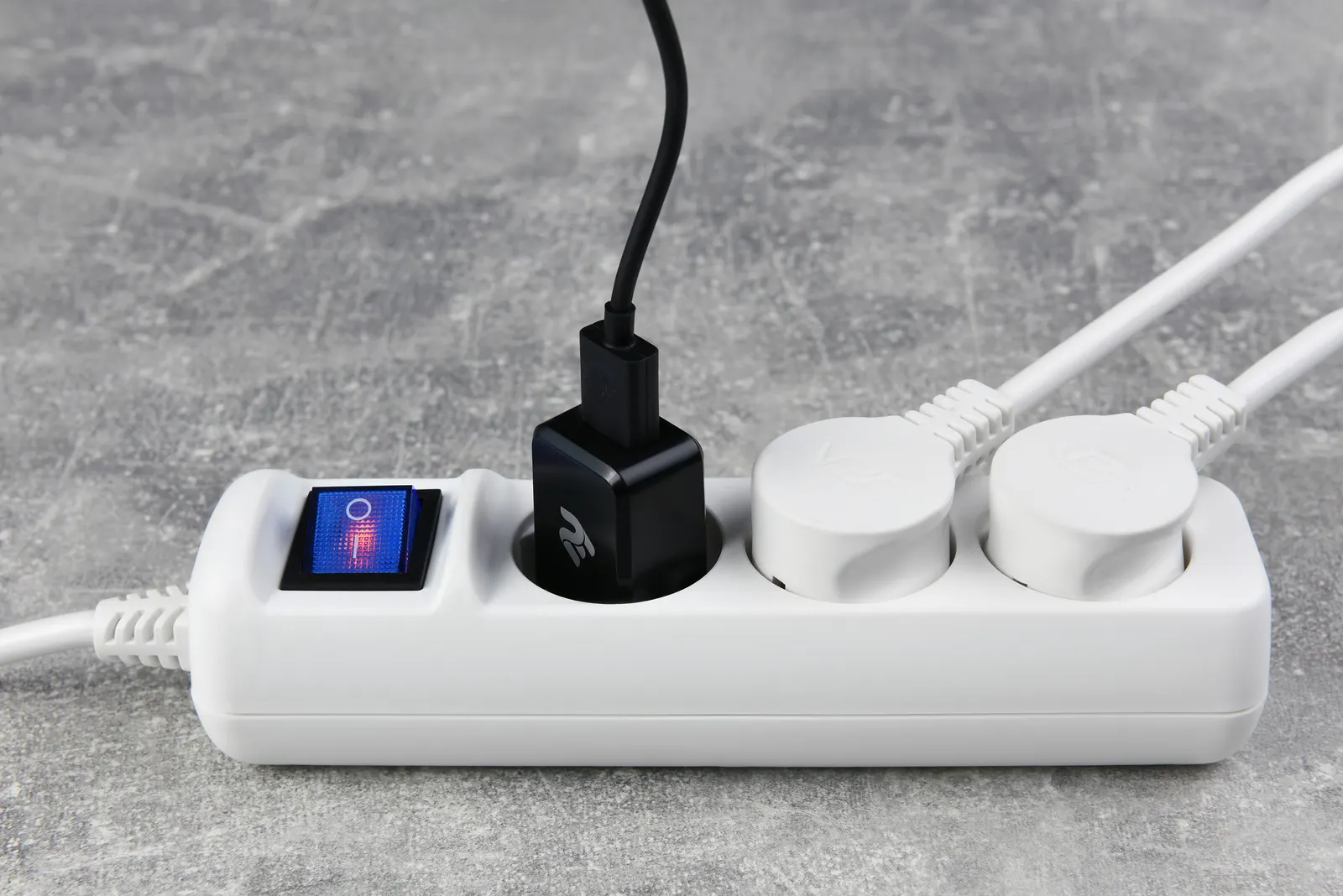 Power strip 2E 3XSchuko with switch, 3G*1.5mm, 1.5m, white