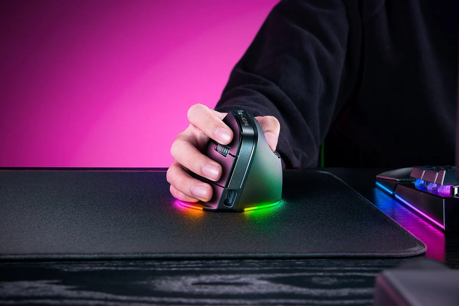 მაუსი Razer Mouse Pro Click V2, USB-A/WL/BT, Vertical Ed., black