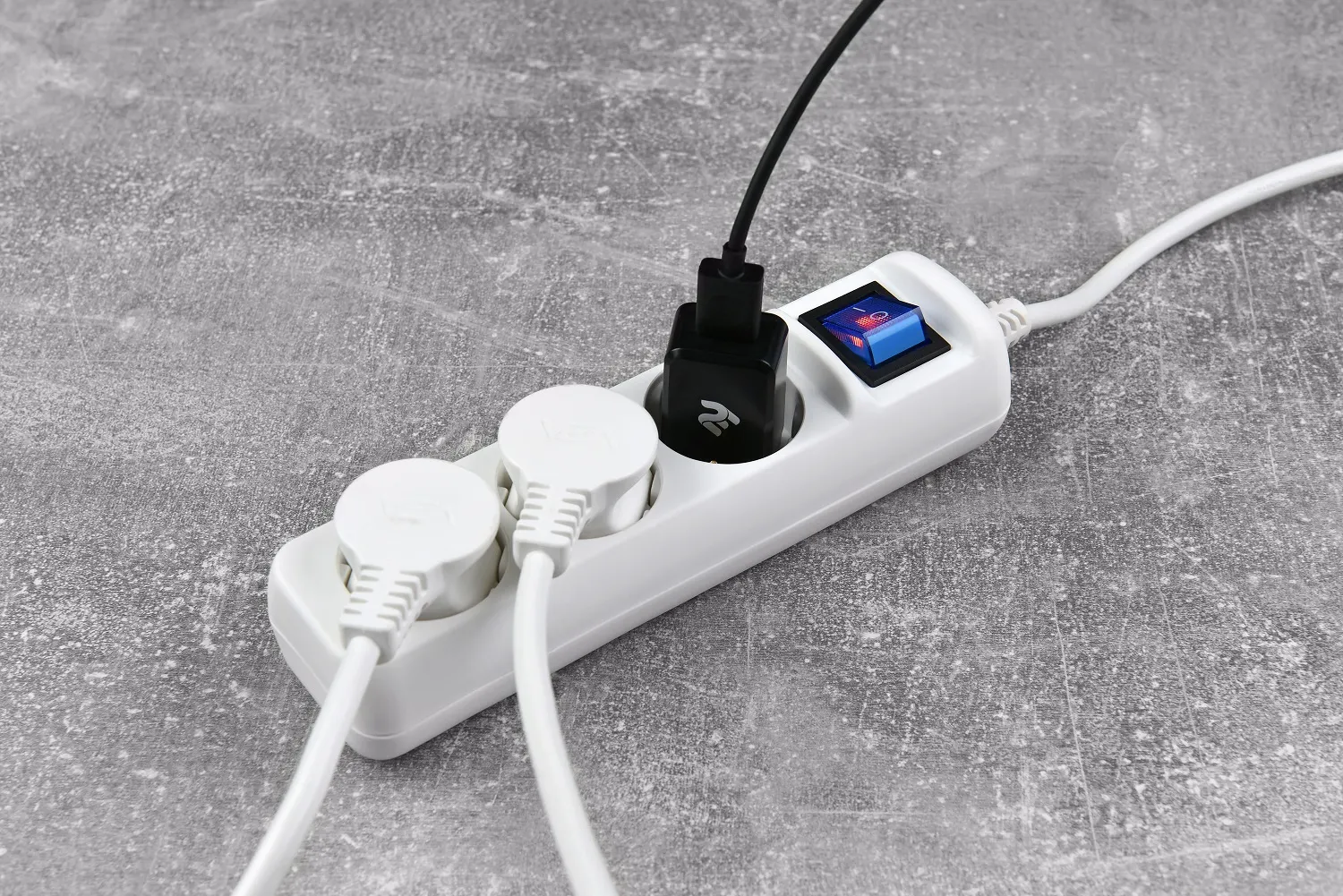 Power strip 2E 3XSchuko with switch, 3G*1.5mm, 1.5m, white