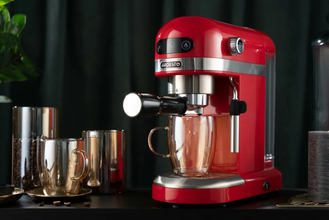 ყავის აპარატი Ardesto Coffe maker carob YCM-E1501, 1,4L, ground, hand capuchino maker, cup warmer, red