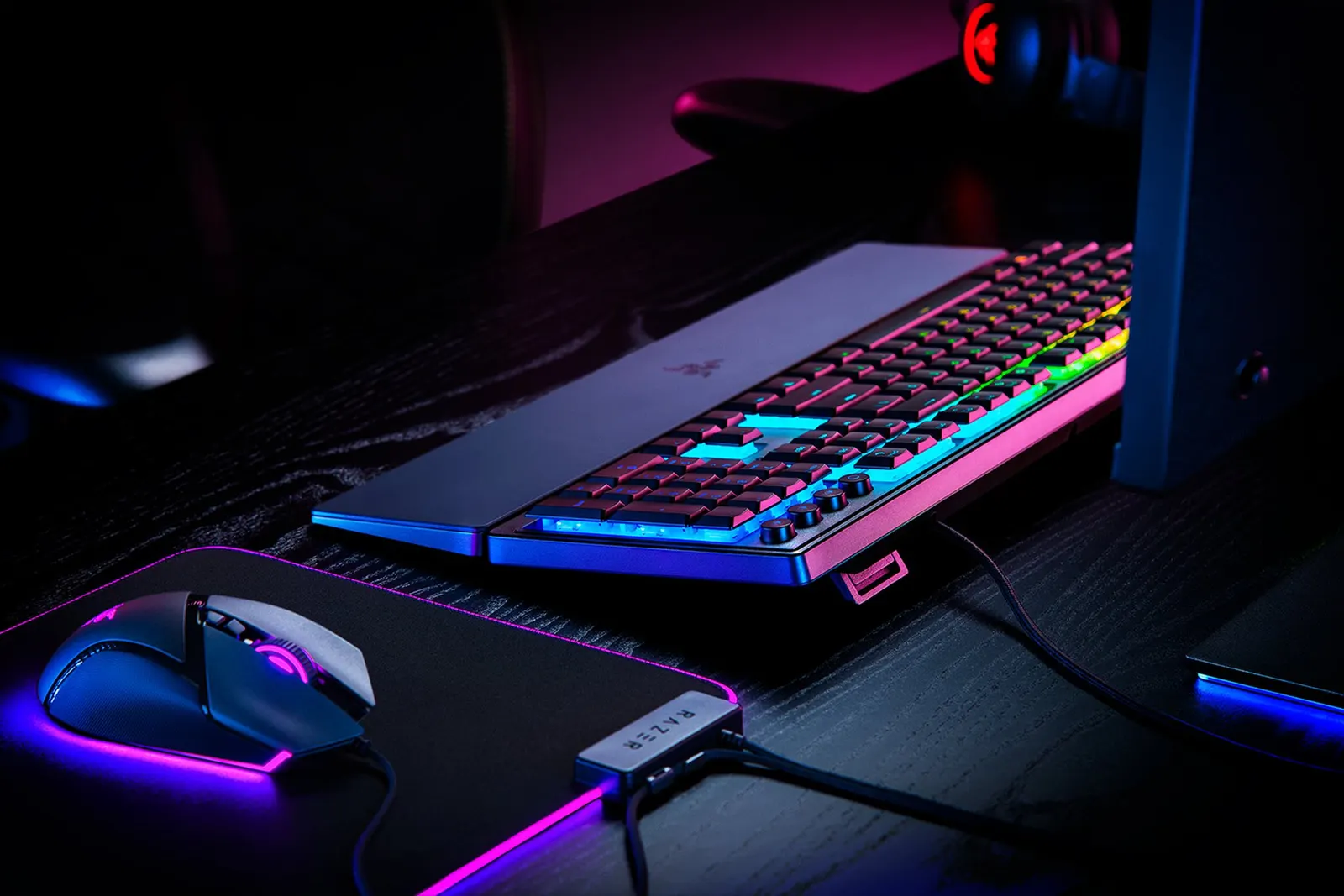 Razer Keyboard Ornata V3 RGB 104key Mecha-Membrane Switch USB EN, black