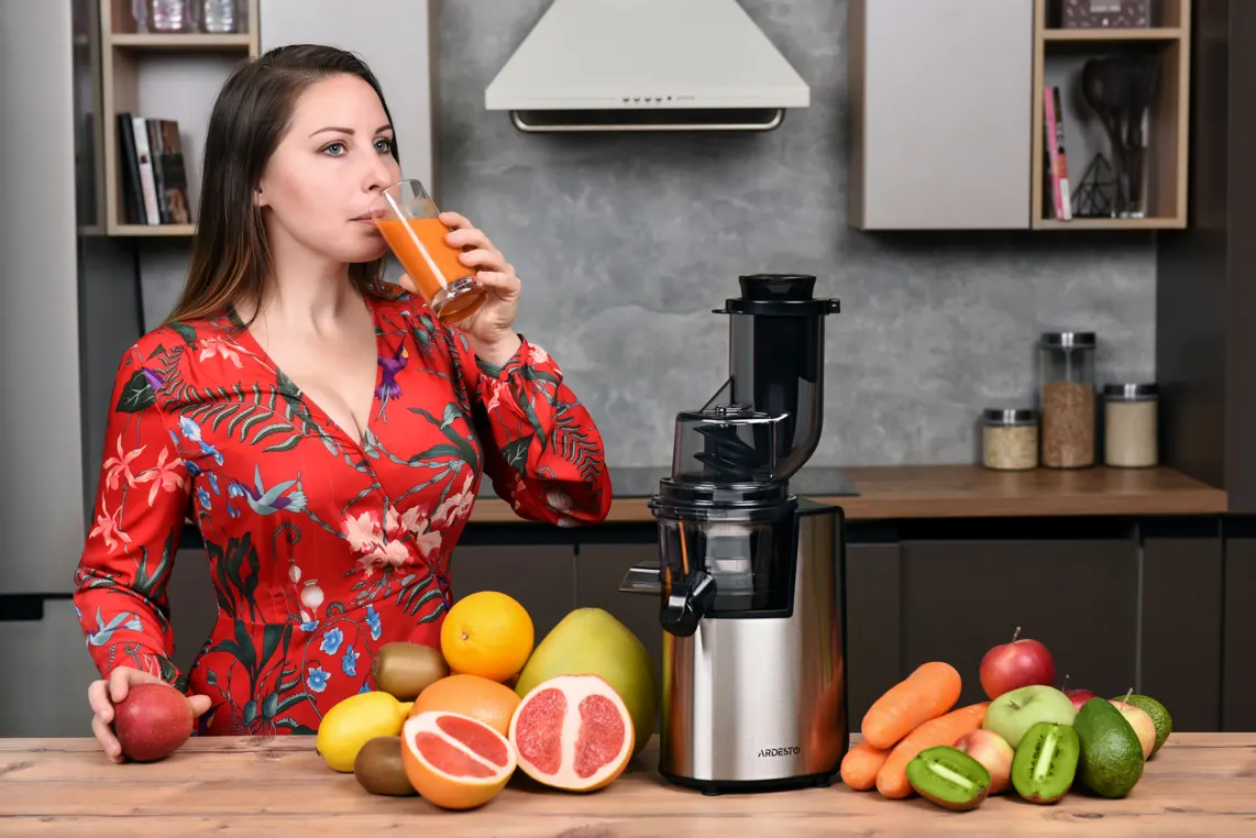 წვენსაწური Ardesto auger juicer, 200W, bowl-0.6L, cake-0.6L, plastic/iron, silver-black