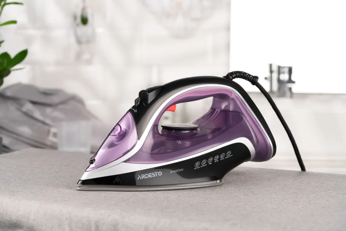 უთო Ardesto Iron IR-B2234, 2400W, 350ml, steam boost, ceramic soleplate, violet-black