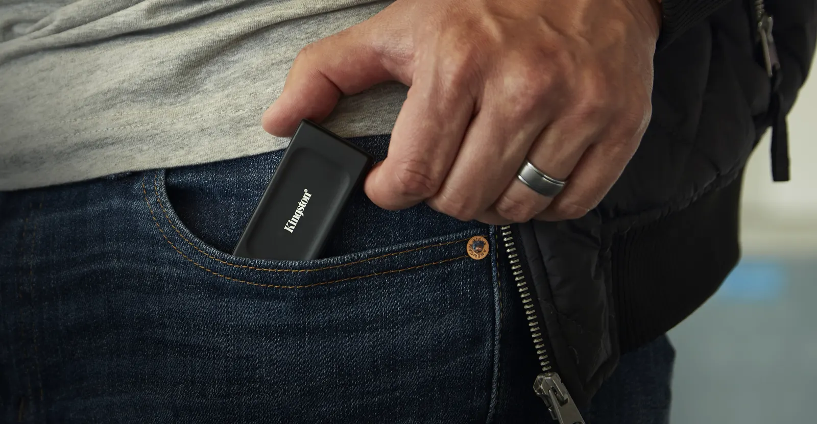 Portable SSD Kingston 2TB USB 3.2 Gen 2 Type-C XS1000