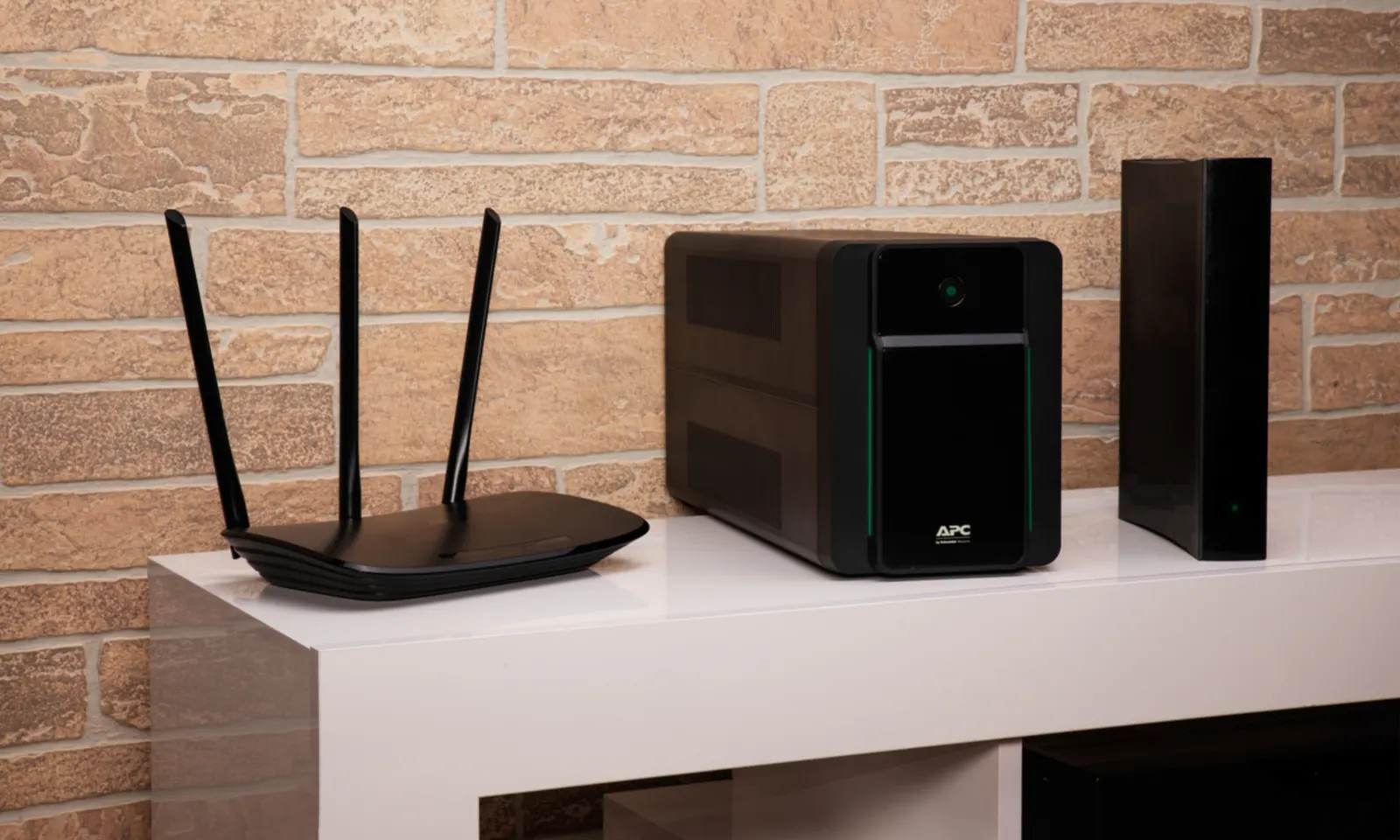 Line-Interactive ტიპის UPS APC Back-UPS 1200VA, 230V, AVR, Schuko Sockets