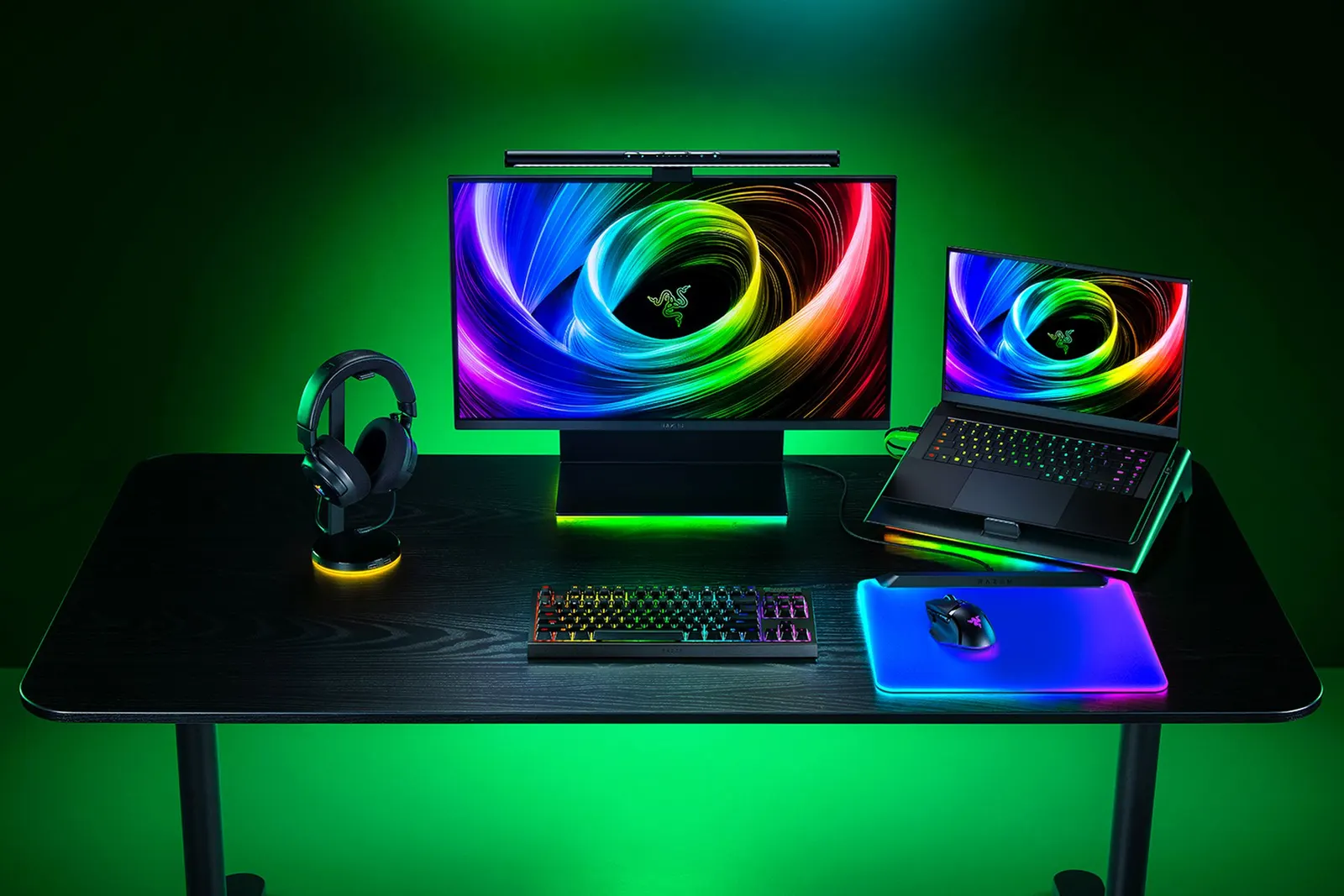 Razer Keyboard mechanical BlackWidow V4 TKL HyperSpeed, 87key, Orange Switch Gen-3, USB-A/WL/BT, EN, RGB, black