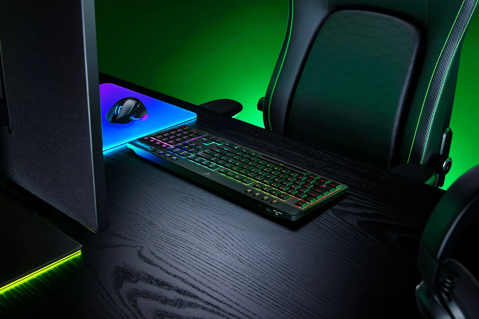 Razer Keyboard mechanical BlackWidow V4 Low-profile HyperSpeed, 104key, Orange Switch, USB-A/WL/BT, EN, RGB, black