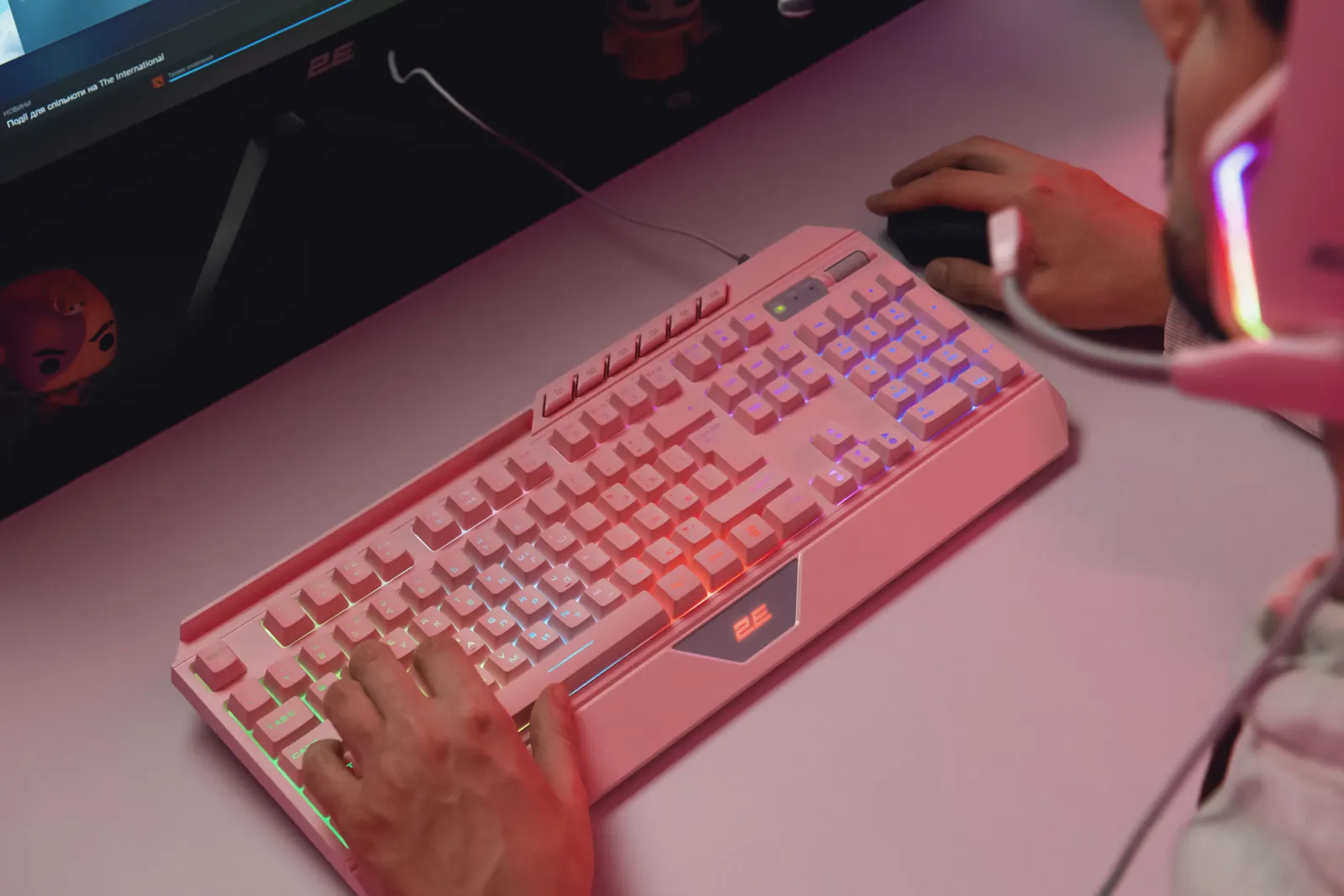 კლავიატურა 2E GAMING Membrane keyboard KG315 110key, USB-A, EN/UA, RGB, pink