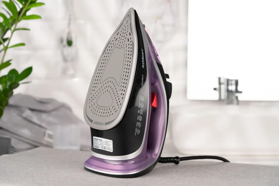 უთო Ardesto Iron IR-B2234, 2400W, 350ml, steam boost, ceramic soleplate, violet-black
