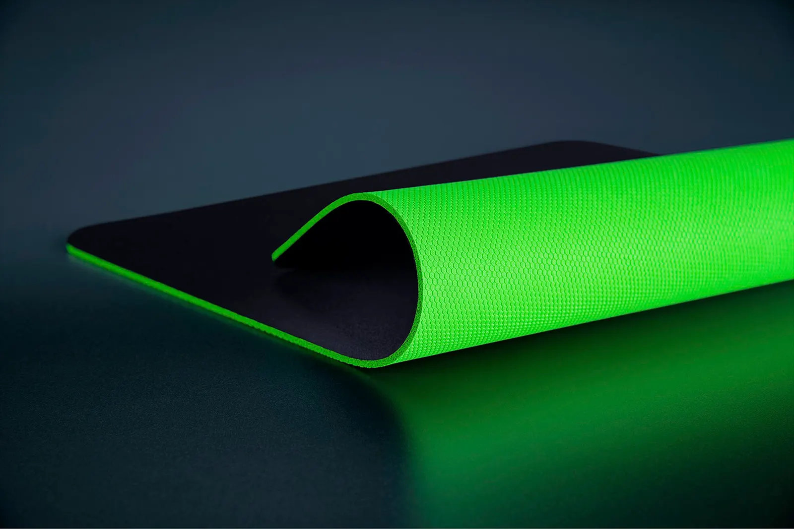 Razer Mouse Pad Gigantus V2, M (360x275x3mm), black