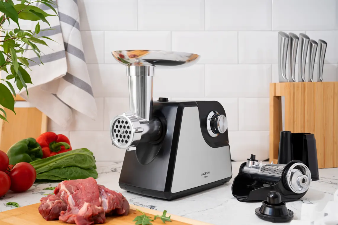 ხორცსაკეპი მანქანა Ardesto meat grinder, 1700W, 1.6kg/min, 2 cutting plates, sausages nozzle, tomato juicer, plastik/metal, black-silver