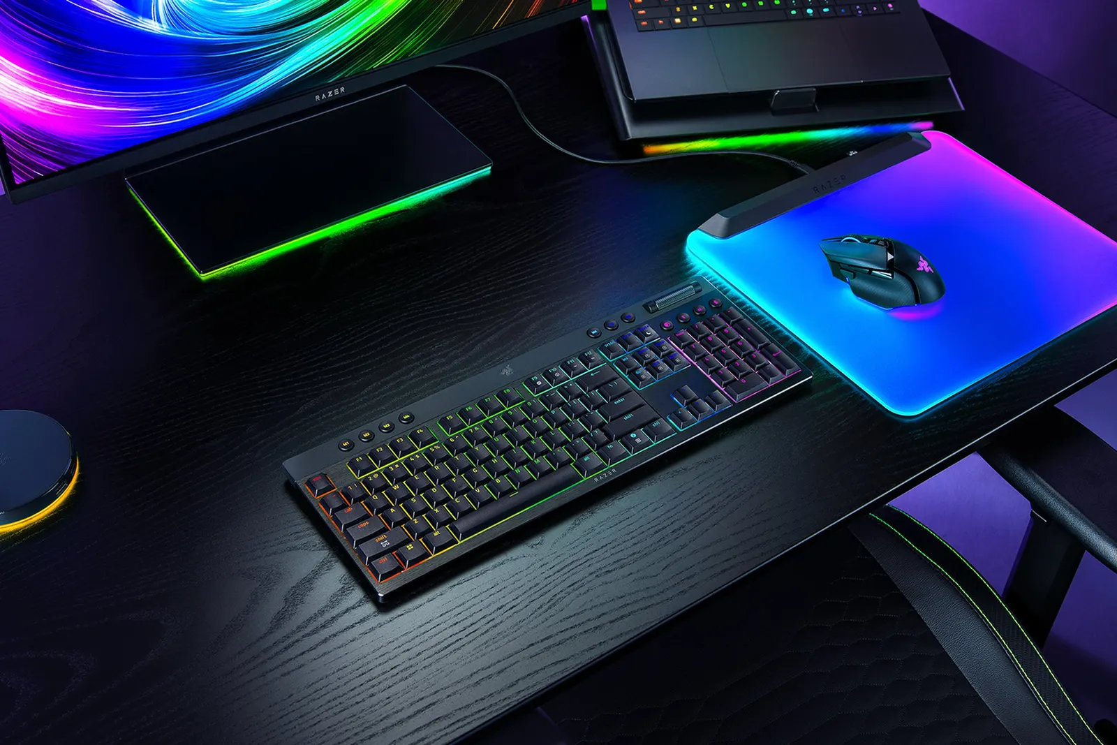 Razer Keyboard mechanical BlackWidow V4 Low-profile HyperSpeed, 104key, Orange Switch, USB-A/WL/BT, EN, RGB, black
