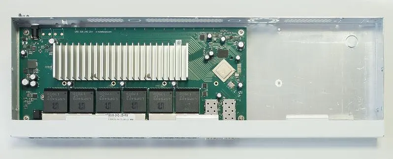 მართვადი სვიჩი - CRS326, L3, 24G, 2S+, MikroTik CRS326-24G-2S+RM